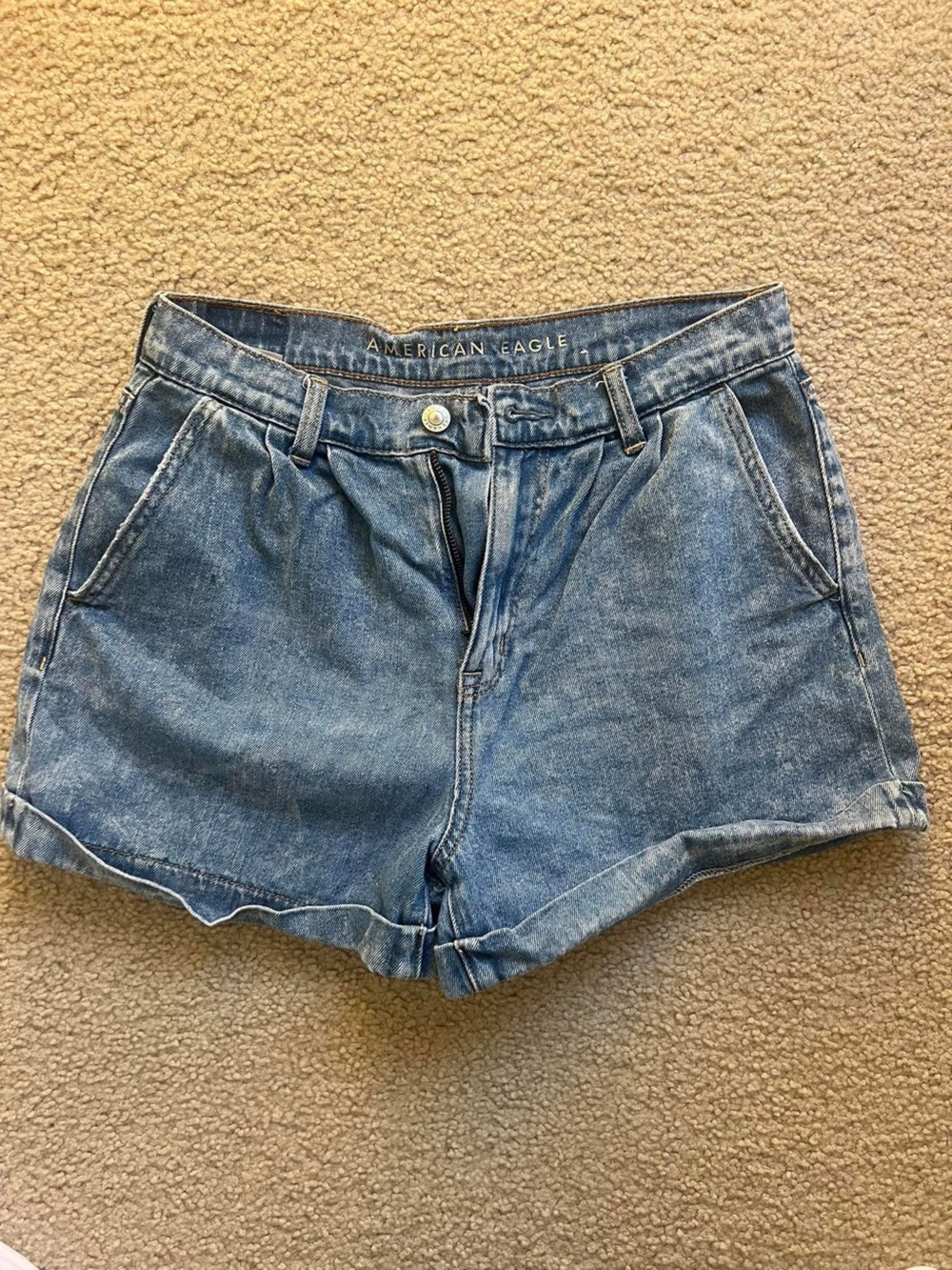 American Eagle Outfitters Women's Mom Blue Denim Shorts - Size 4